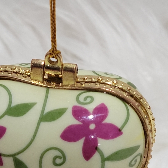 Flower Hope heart porcelain trinket box ornament - Picture 3 of 9